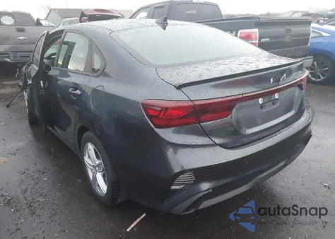 2024 Kia Forte Lxs z USA, uszkodzony, nr VIN 3KPF24AD4RE708981